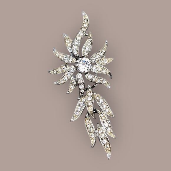 Sarah Coventry Vintage Rhinestone Spray Brooch Silver Starburst Cascade Pin - Picture 2 of 8